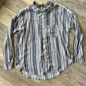 Splendid button up top